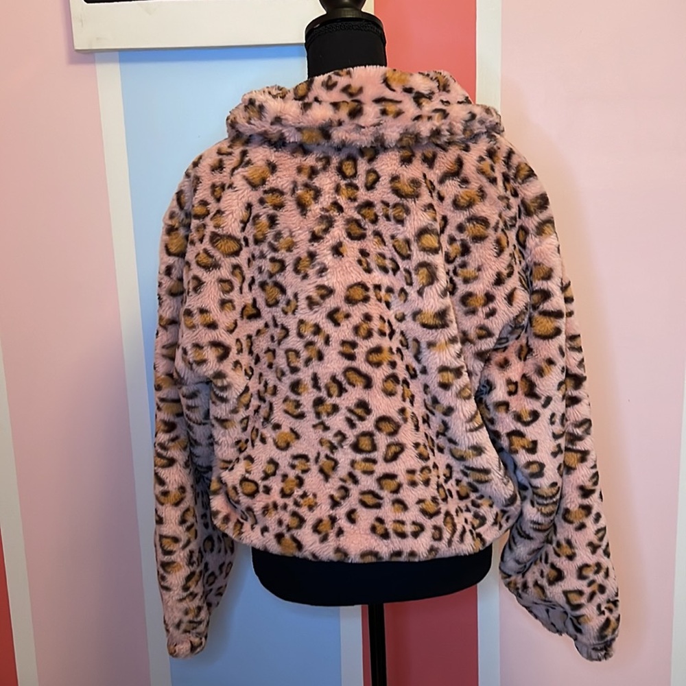 Pink leopard furry jacket - Picture 3 of 4